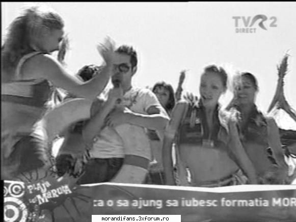 Look - randitzu intre fete:D:D - � Andrei R. T. �