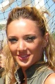 onutza:-* oana