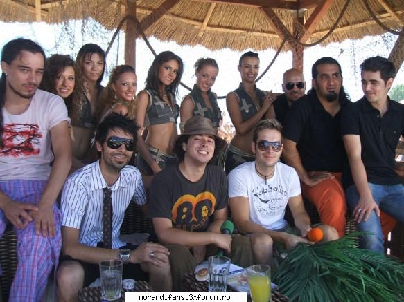 Pics with MoRanDi Band - tot familionu nici macar nu incap bn in poza - � MoRanDi Band �