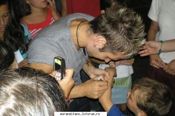 Pics with Randi [ Andrei ] - kt imi place poza asta ii dadea autograf pe - � Andrei R. T. �