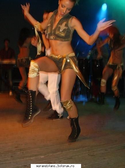 Ruxandra - si e cnv in spatele ei...s nu zicetzi la nmn :-$ - � MoRanDi Dancers �